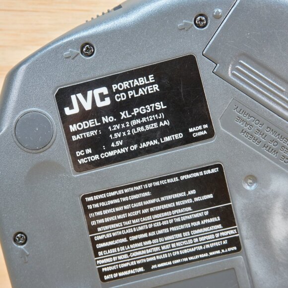 JVC XL-PG37 Personal CD Player, with 45 Seconds of Anti-Shock Protection - Picture 5 of 6